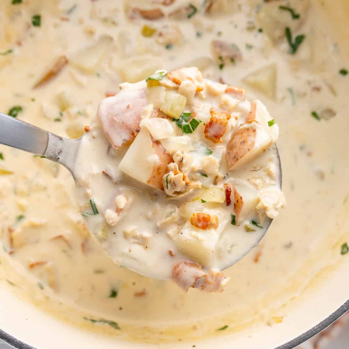 Authentic New England Clam Chowder: Creamy, Briny Perfection